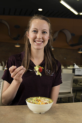 SIU Dining Student with Dietary Needs